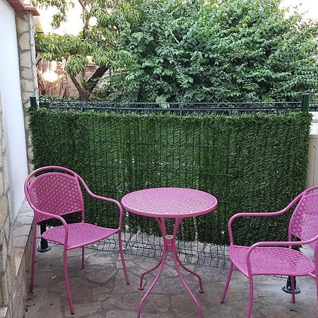 Apartamento Къщата С Чешмата Veliko Tárnovo Exterior foto