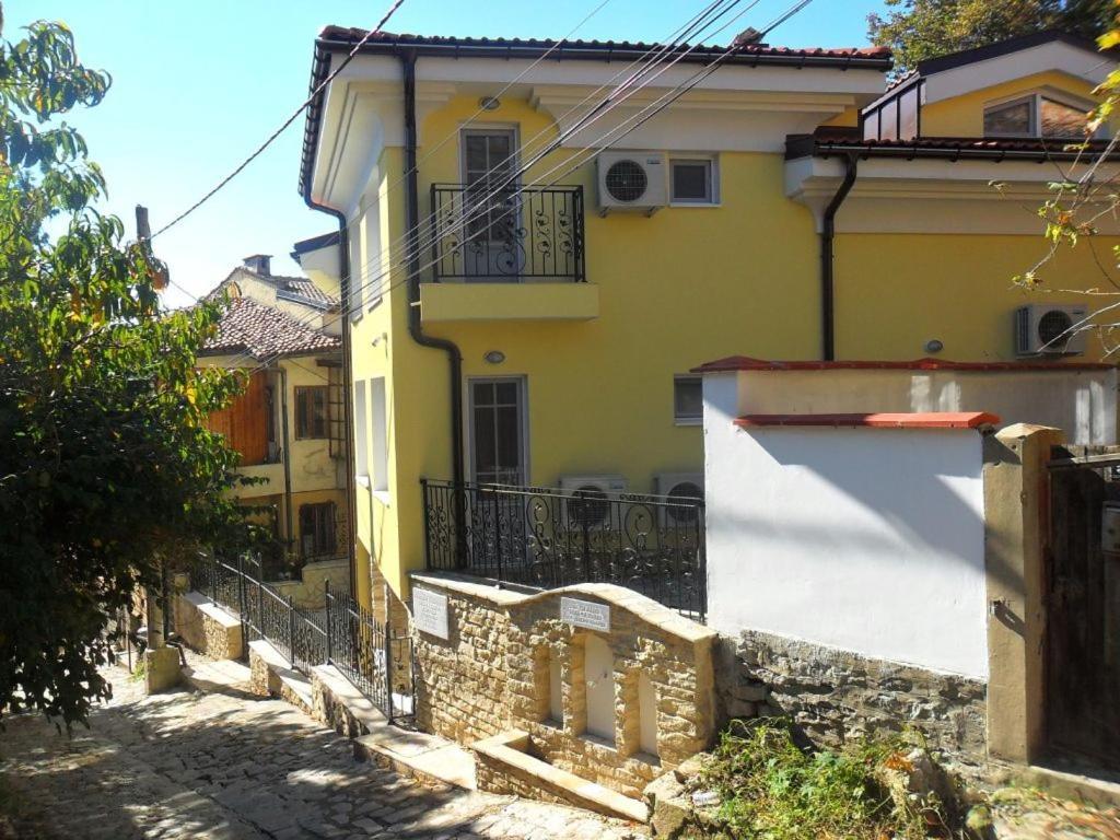 Apartamento Къщата С Чешмата Veliko Tárnovo Exterior foto