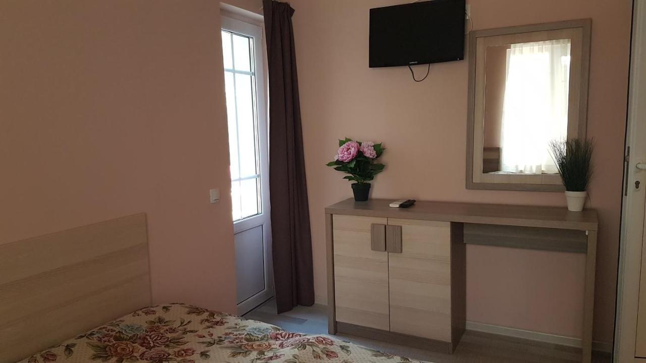 Apartamento Къщата С Чешмата Veliko Tárnovo Exterior foto