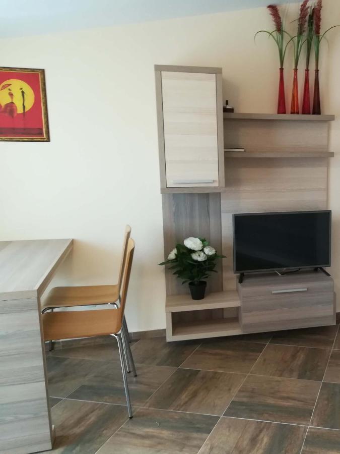 Apartamento Къщата С Чешмата Veliko Tárnovo Exterior foto