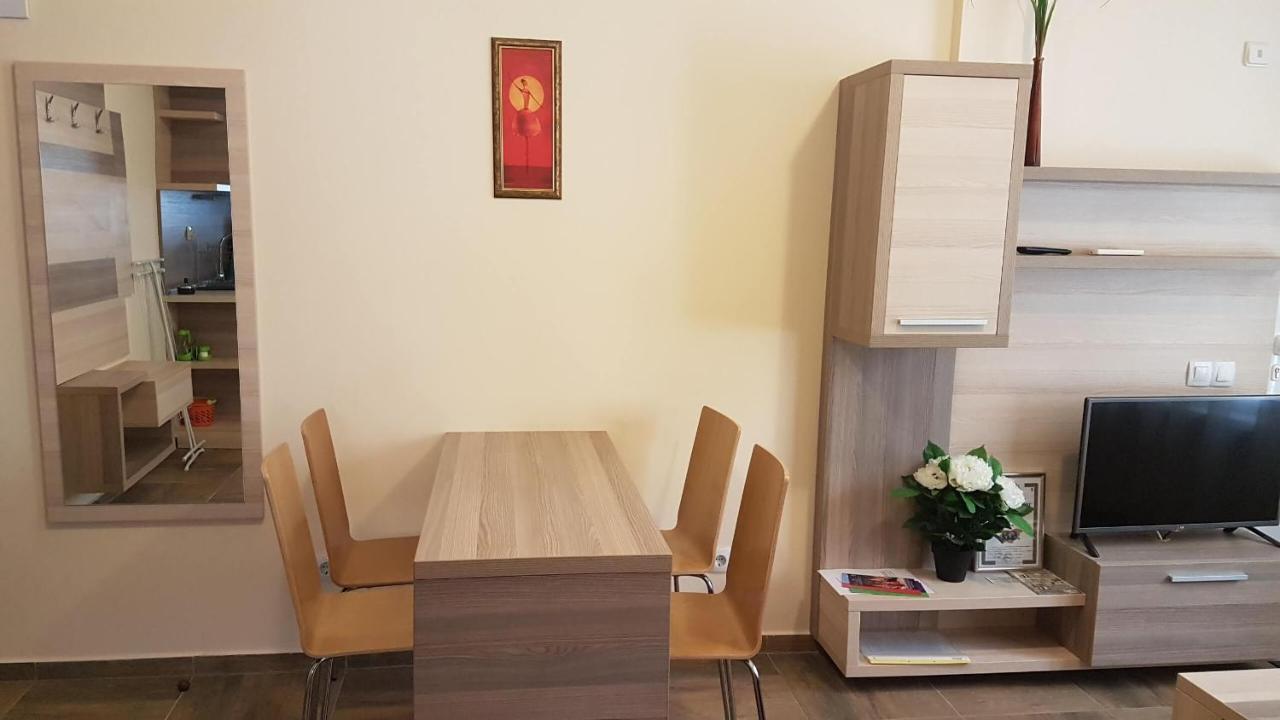 Apartamento Къщата С Чешмата Veliko Tárnovo Exterior foto