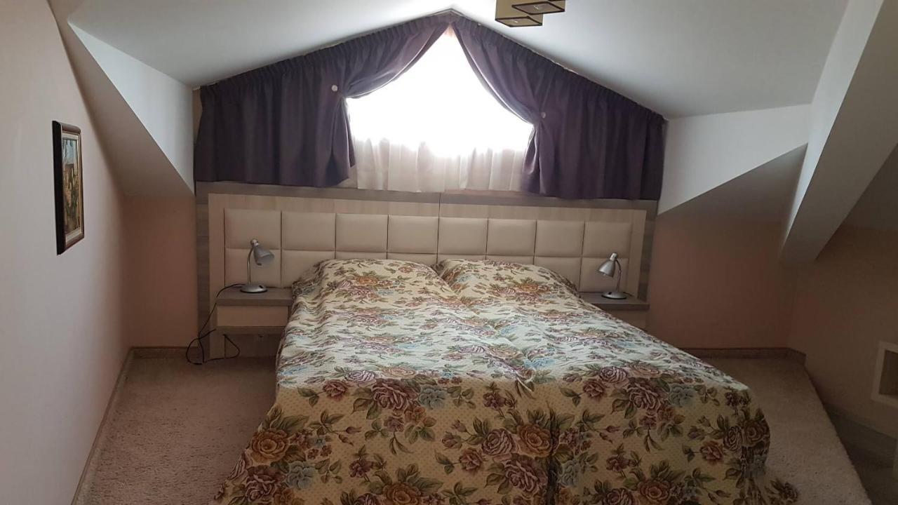 Apartamento Къщата С Чешмата Veliko Tárnovo Exterior foto